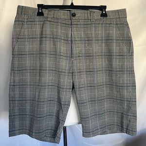 Travis Mathew Flat Front‎ Plaid Golf Shorts Black & White with Blue Size 36